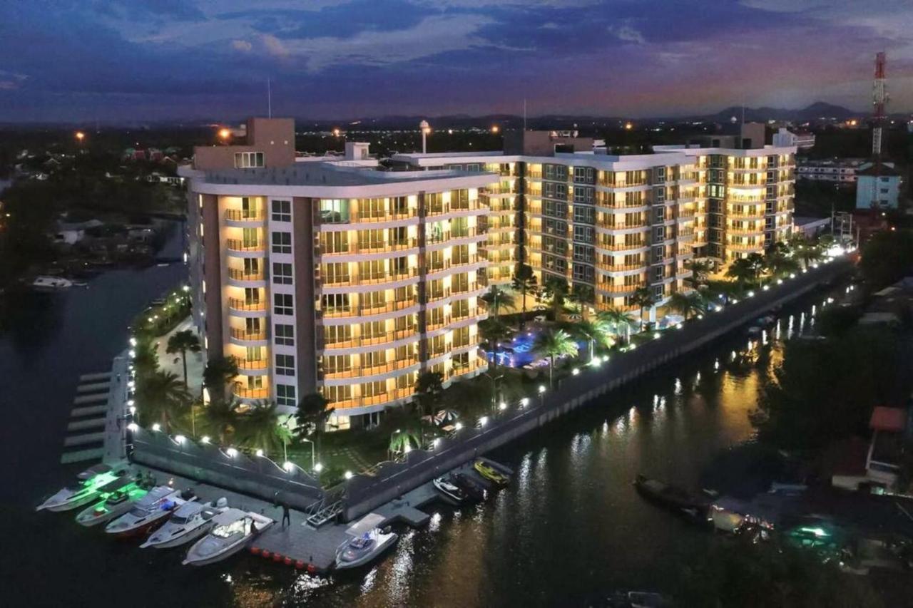 Whale Marina Condominium Na Chom Thian Exteriör bild